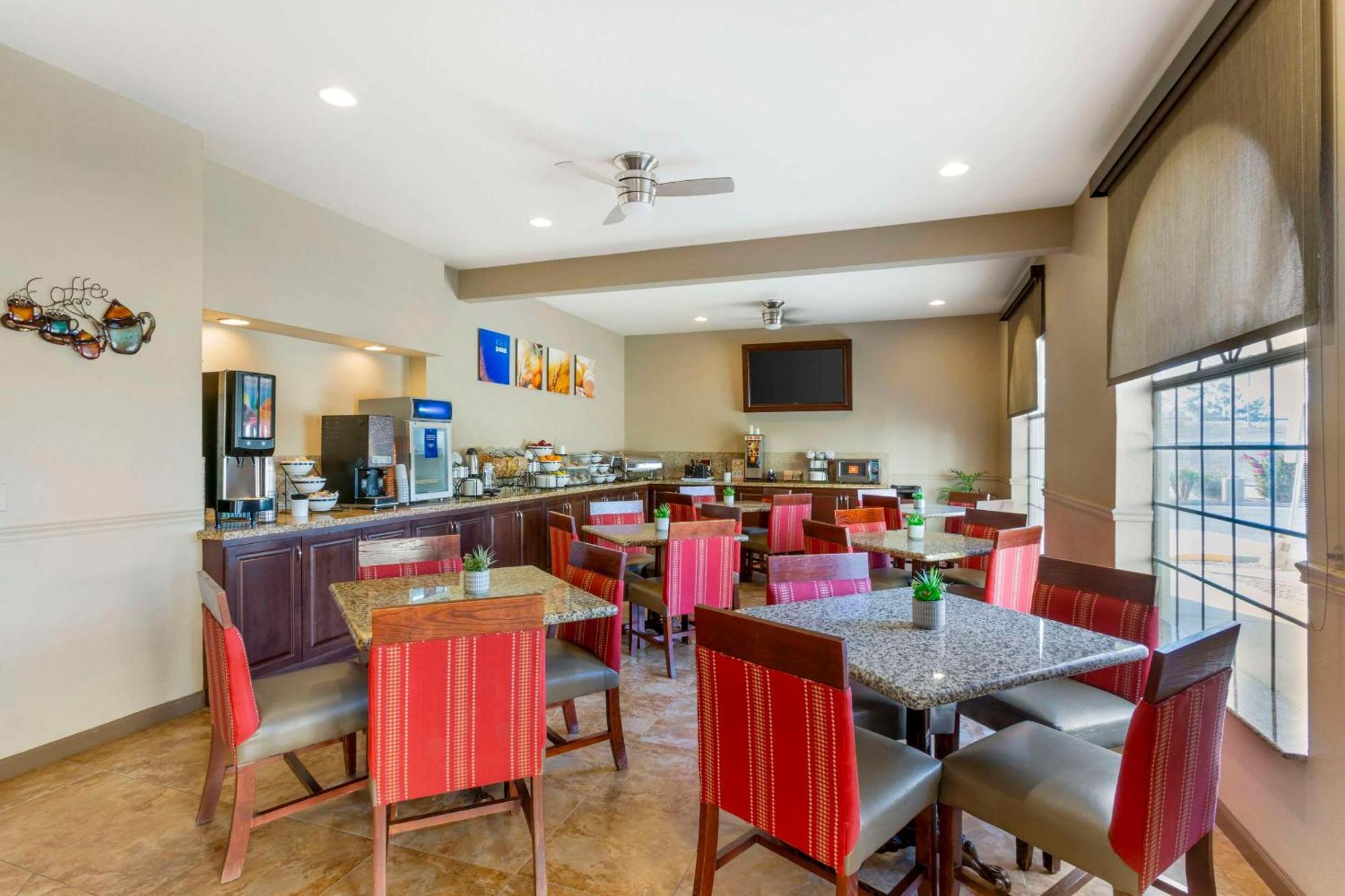 Comfort Inn West Phoenix At 27Th Ave And I-I0 Экстерьер фото
