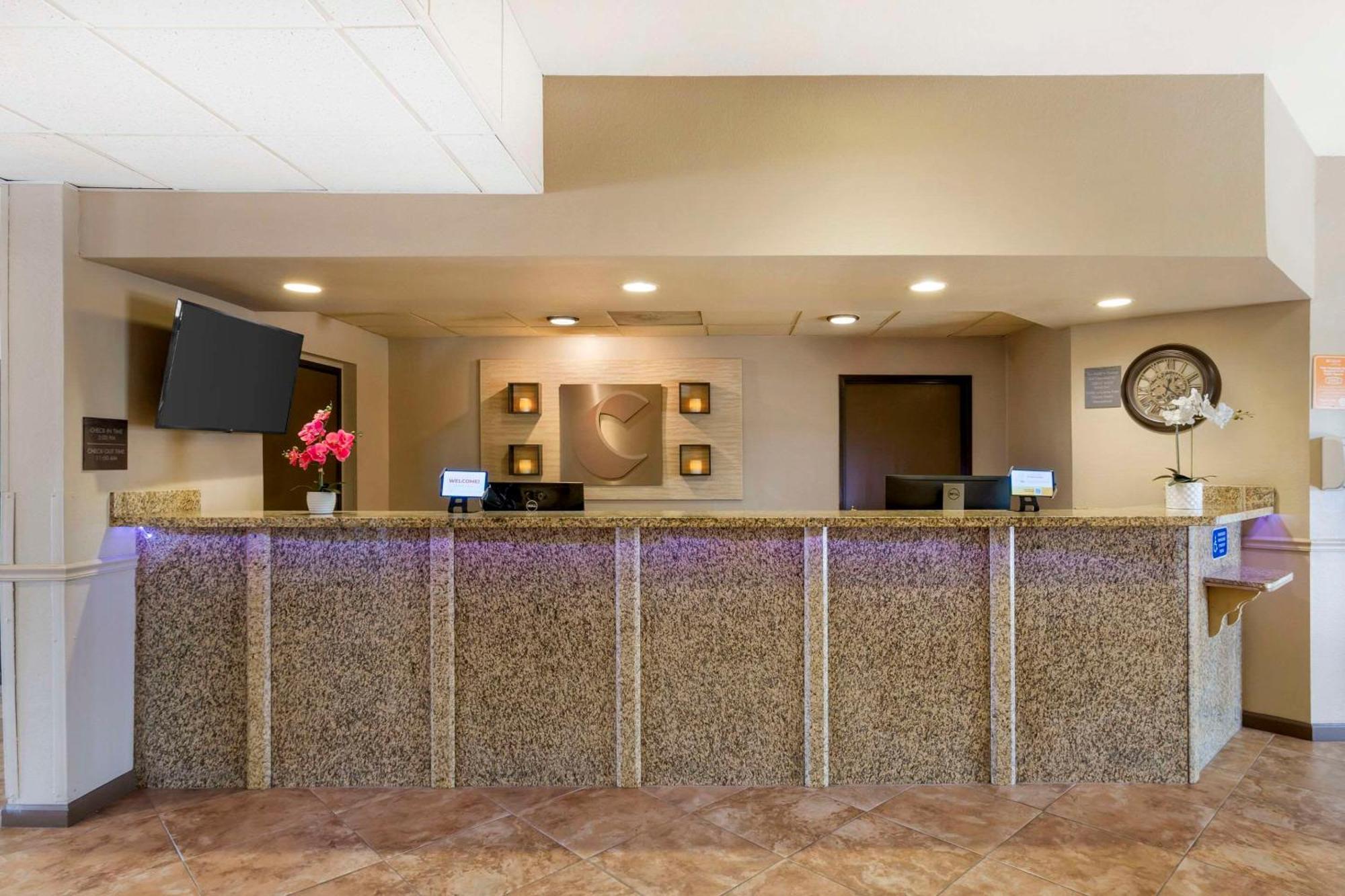 Comfort Inn West Phoenix At 27Th Ave And I-I0 Экстерьер фото